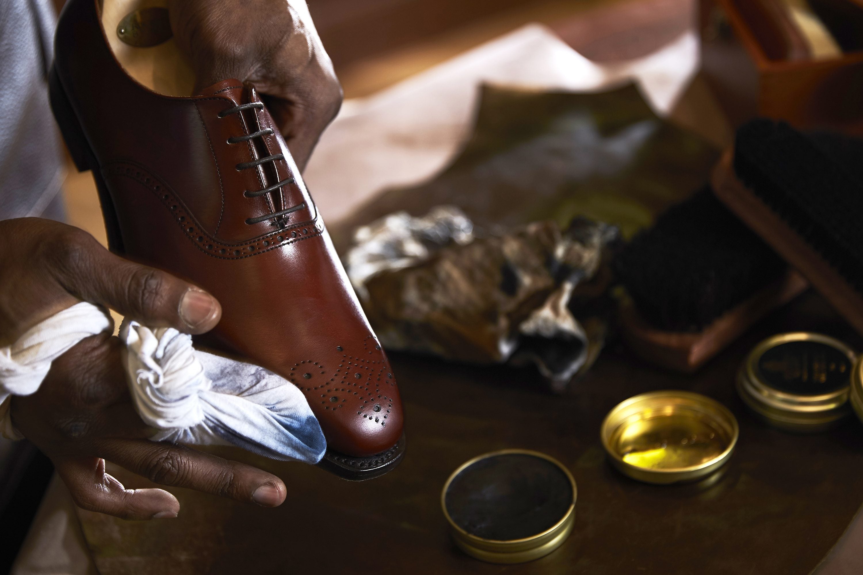 How to store leather shoes correctly?