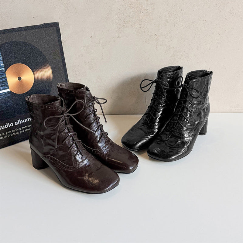 Square Toe Brogue Lace-Up Ankle Boots Glove-Like Retro Short Boots in Black/Brown