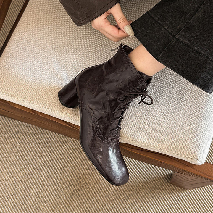Square Toe Brogue Lace-Up Ankle Boots Glove-Like Retro Short Boots in Black/Brown
