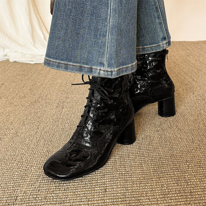 Square Toe Brogue Lace-Up Ankle Boots Glove-Like Retro Short Boots in Black/Brown