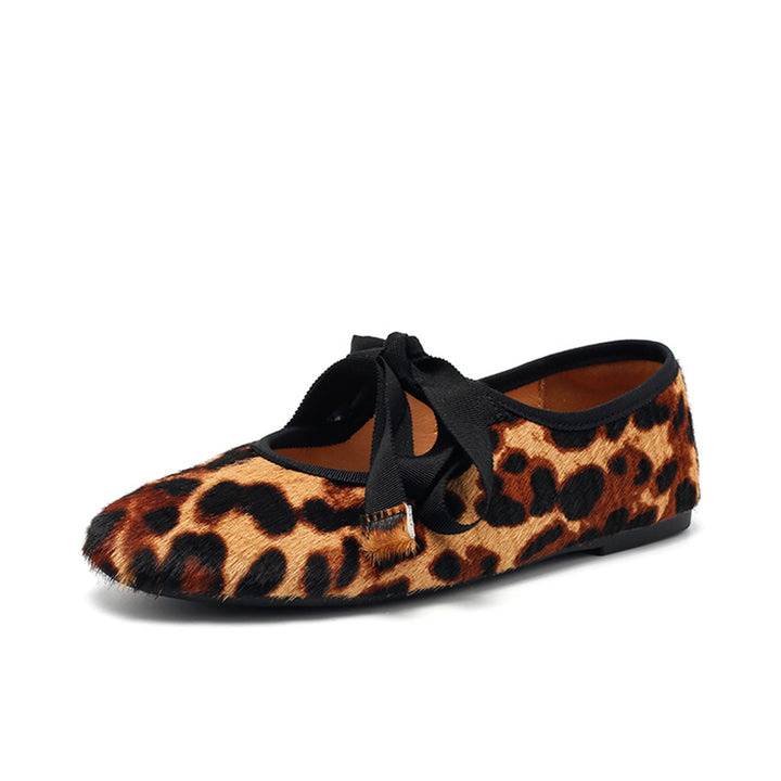 Ballerines en cuir avec imprimé léopard faites à la main avec lien en ruban en noir