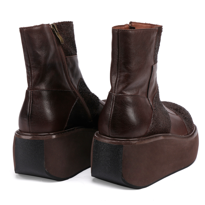 Bottes de Motard en Cuir Froissé pour Femmes avec Rivets et Décorations de Ceinture en Noir/Gris