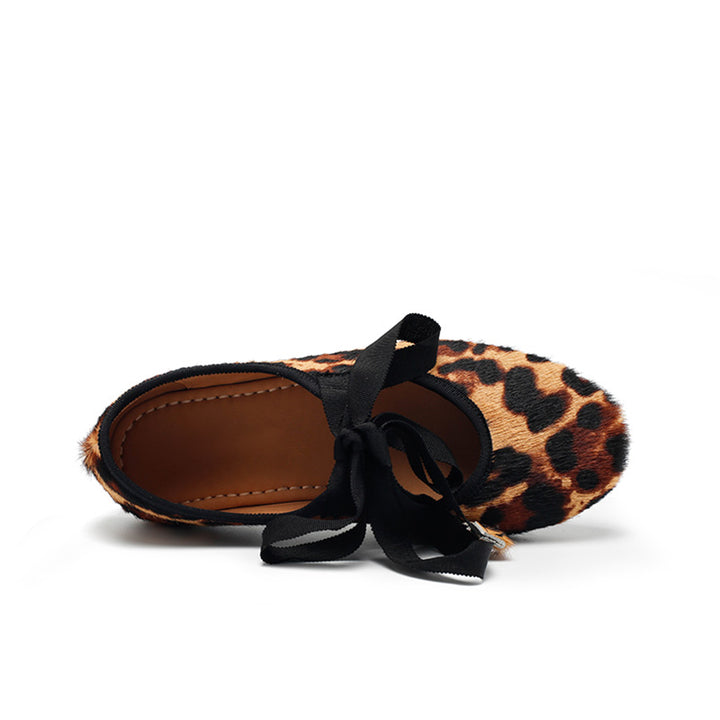 Ballerines en cuir avec imprimé léopard faites à la main avec lien en ruban en noir