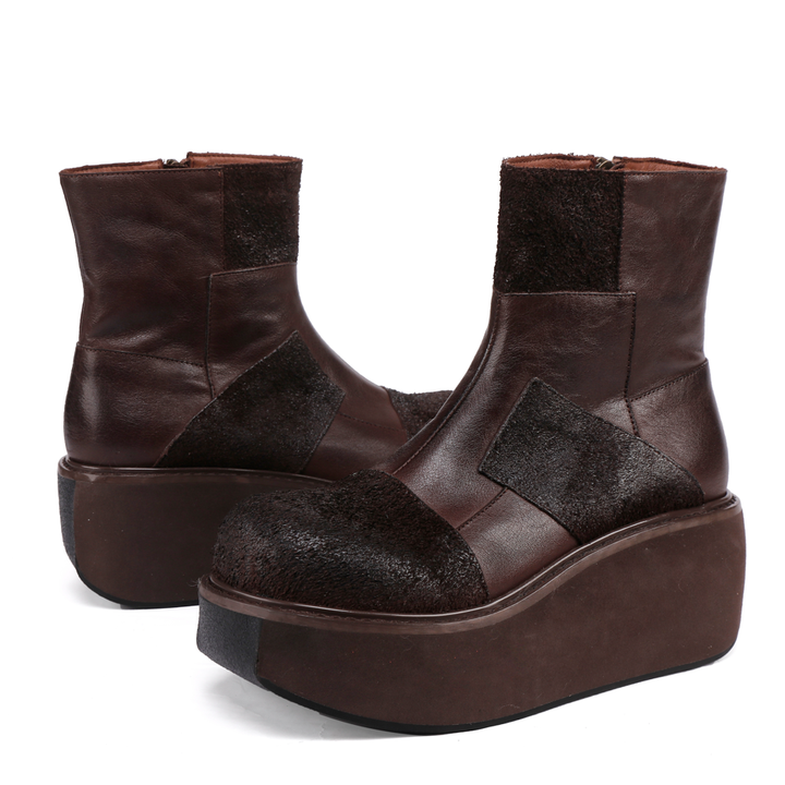 Bottes de Motard en Cuir Froissé pour Femmes avec Rivets et Décorations de Ceinture en Noir/Gris