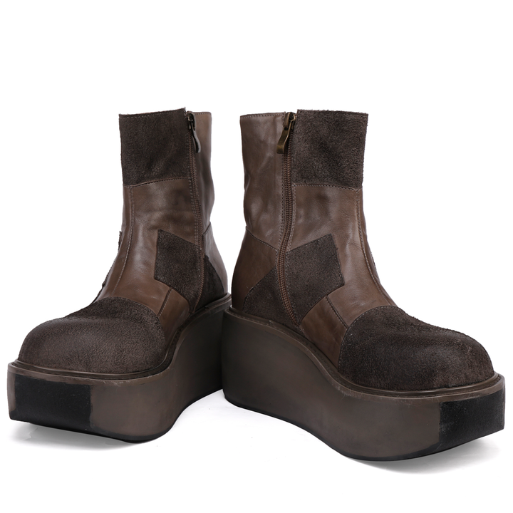 Bottes de Motard en Cuir Froissé pour Femmes avec Rivets et Décorations de Ceinture en Noir/Gris