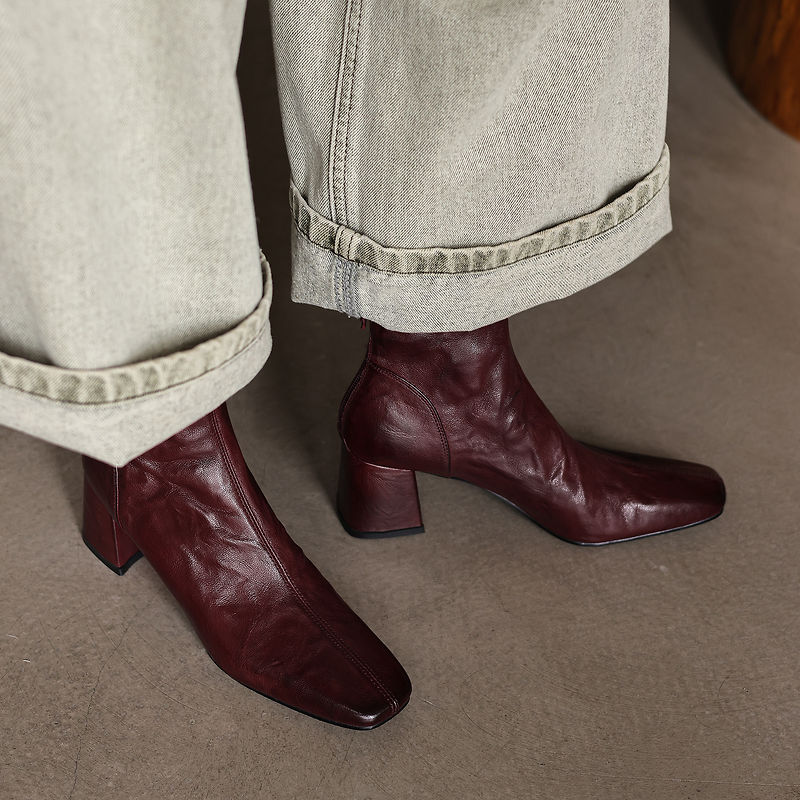 Bottes élégantes en cuir à talon haut, à zip arrière, à la cheville, en Rouge/Noir