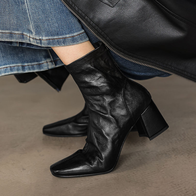Bottes élégantes en cuir à talon haut, à zip arrière, à la cheville, en Rouge/Noir
