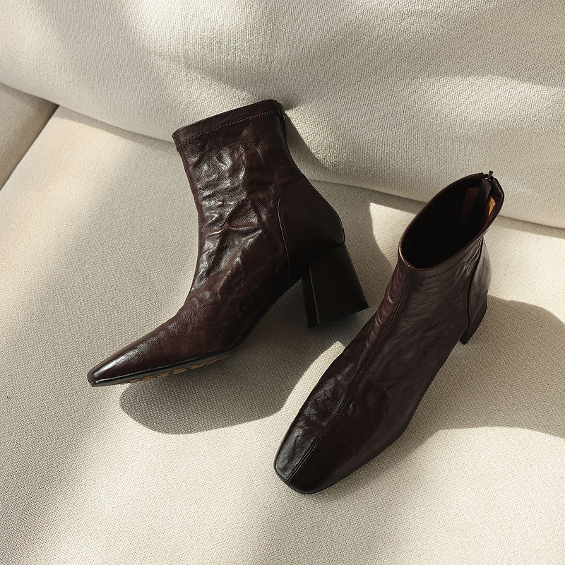 Bottes élégantes en cuir à talon haut, à zip arrière, à la cheville, en Rouge/Noir