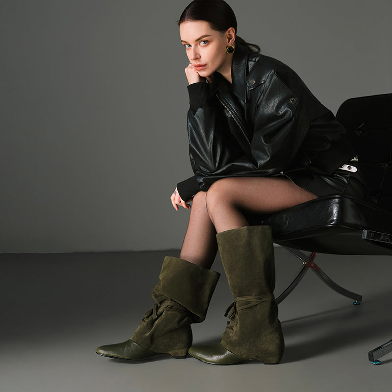 Bottes courtes en cuir suédé à bout amande pour femmes, rétro, western, avec bord en léopard en Noir/Marron thé