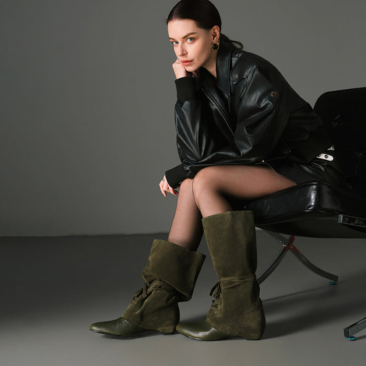 Bottes courtes en cuir suédé à bout amande pour femmes, rétro, western, avec bord en léopard en Noir/Marron thé