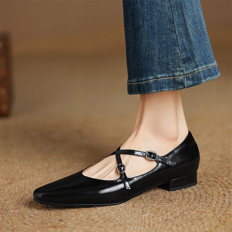 Ballerines Mary Jane en cuir de mouton fait main avec détail de sangle croisée en rouge vin/noir/beige