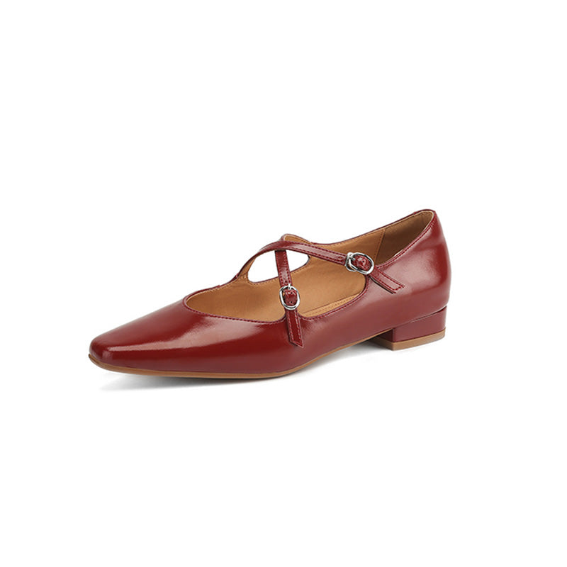 Ballerines Mary Jane en cuir de mouton fait main avec détail de sangle croisée en rouge vin/noir/beige