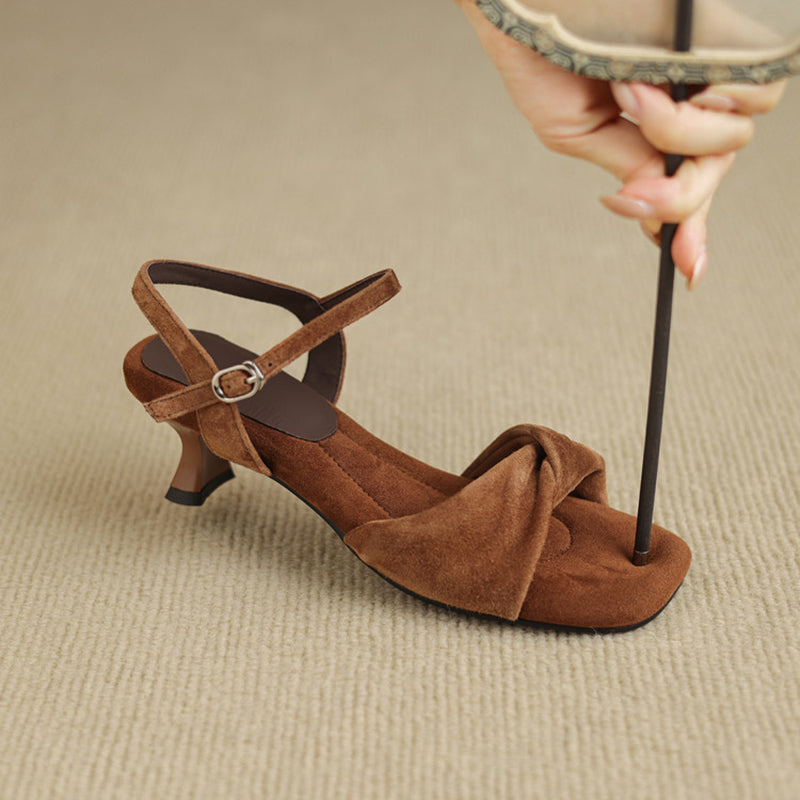 Vintage Suede Slingback Sandals Square Toe Twist Front Kitten Heel Shoes in Brown/Blue