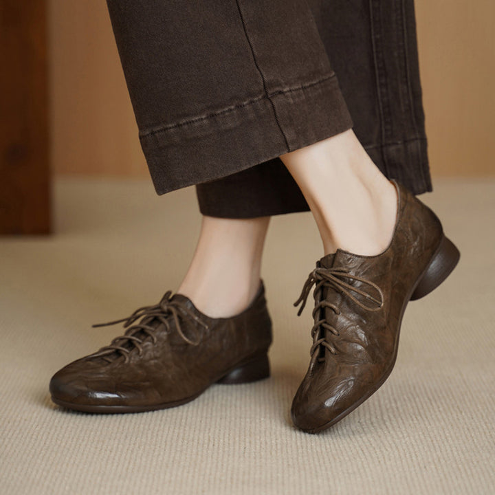 Retro Hand-textured Cow Leather Lace Up Oxford Shoes Dress Shoes in Brown/Red