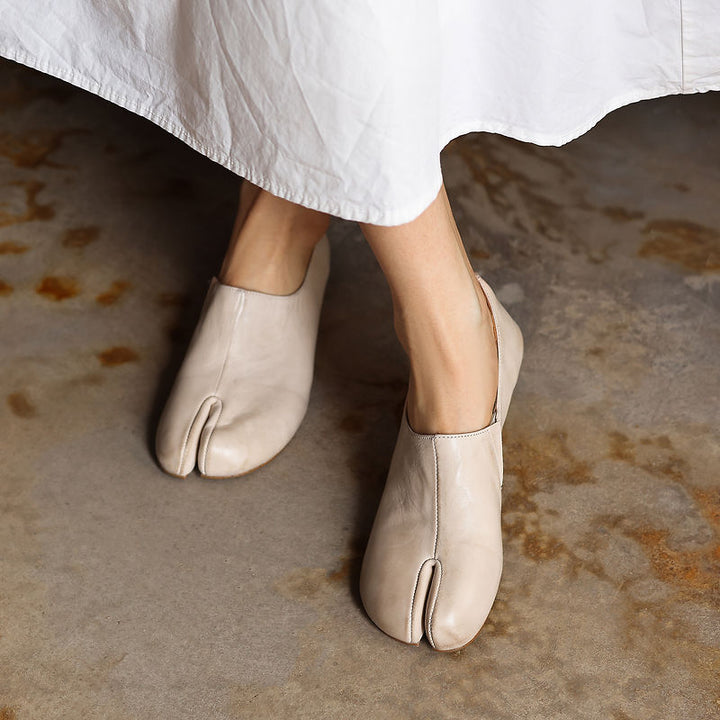 Soft Leather Tabi Flat Shoes Split Toe Slip-On Ballet Flats with Hidden Wedge in Wine Red/Black/Beige