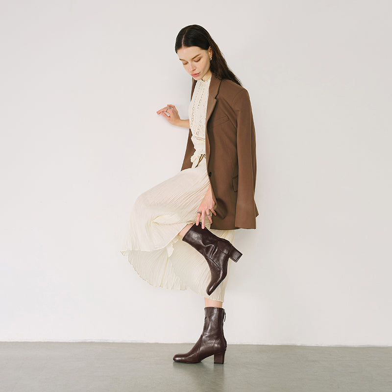 Handmade Vegetable-Tanned Sheepskin Glove Ankle Boots with Rear Zipper in Black/Brown