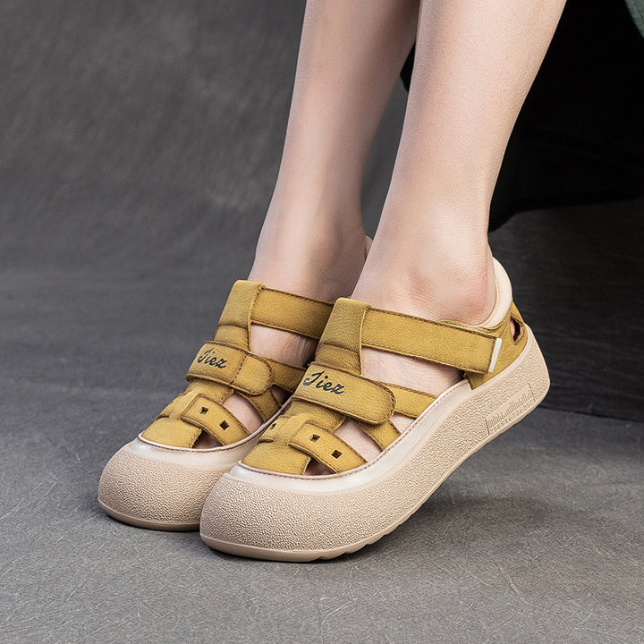 Sandales romaines en cuir de vache à plateforme avec découpes et Velcro en couleur beige/jaune/taro