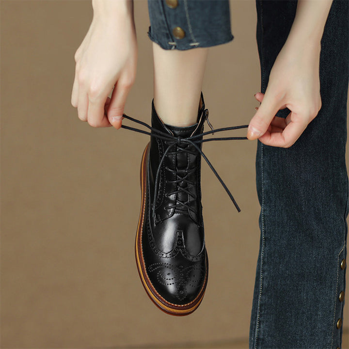 Vintage Leather Full Brogue Lace-Up Ankle Boots for Women in Black/Beige