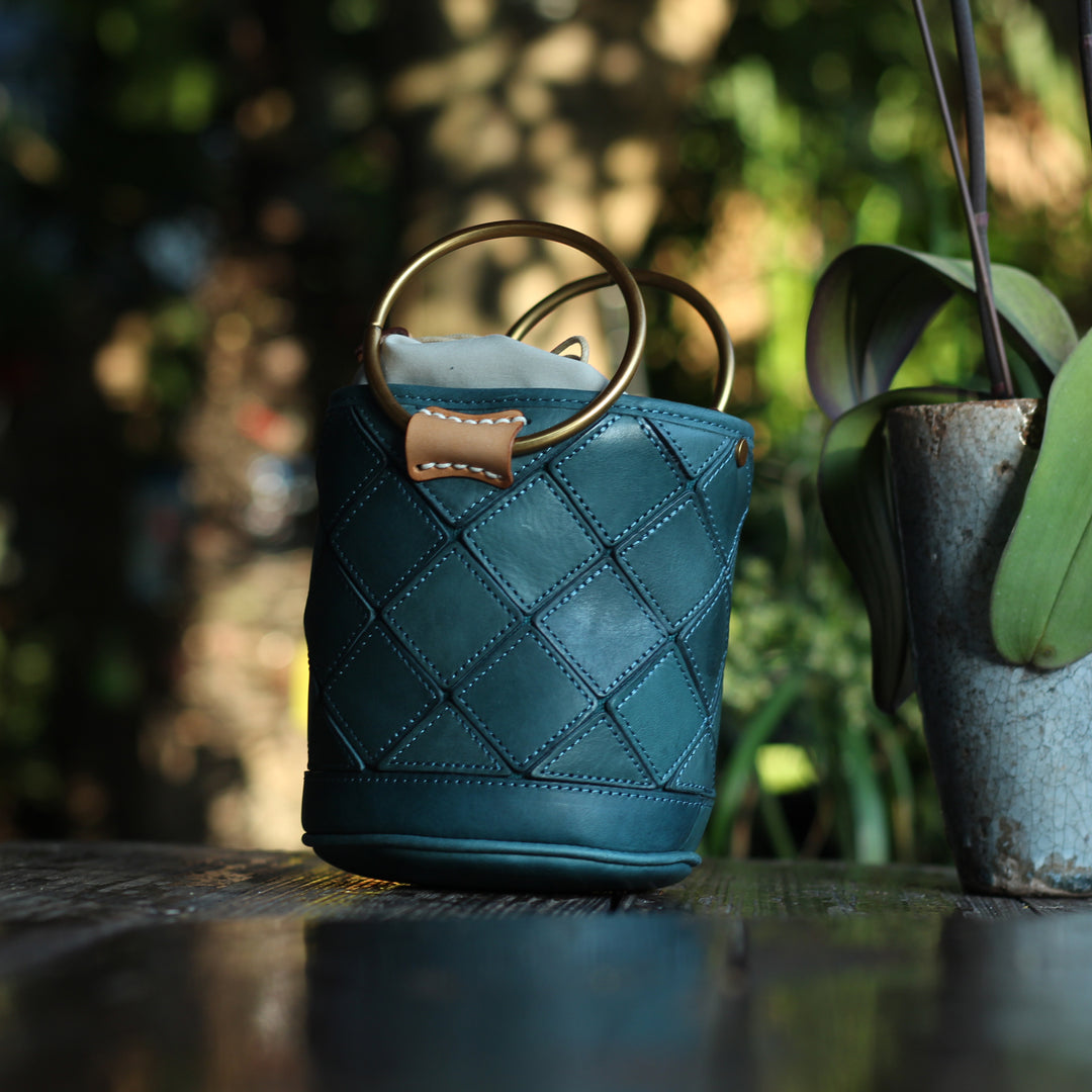 Sac seau Matelassé avec Poignée en Métal, Sac à Bandoulière et à Main en Cuir Végétal Tanné en 4 Couleurs