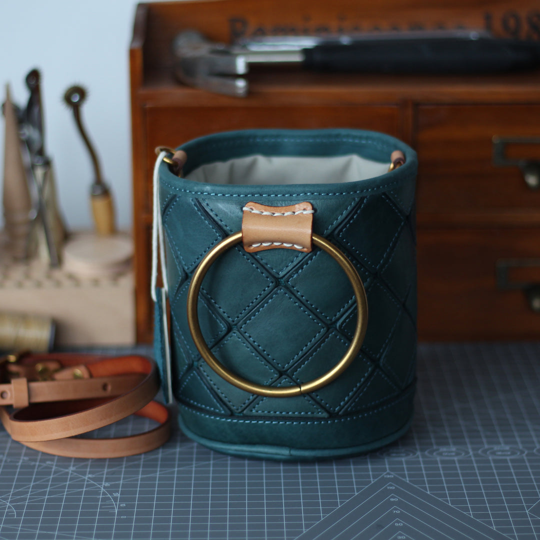 Sac seau Matelassé avec Poignée en Métal, Sac à Bandoulière et à Main en Cuir Végétal Tanné en 4 Couleurs