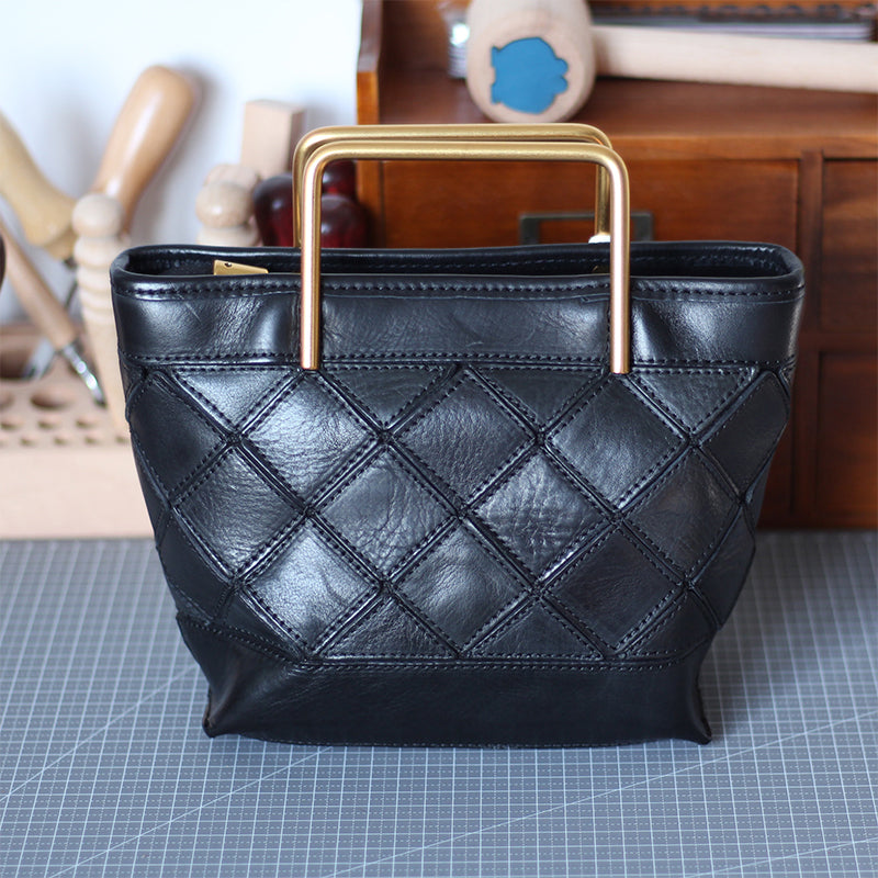 Sac seau avec Poignée en Métal et Motif Matelassé, Sac à Bandoulière Fait Main en Cuir Végétal Tanné en 4 Couleurs
