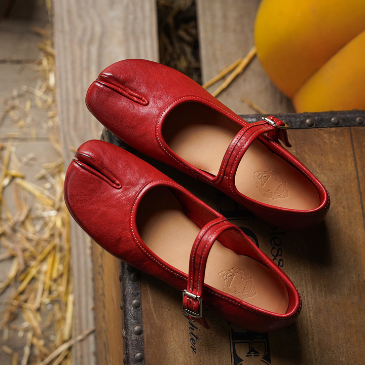 Ballerines Mary Jane en cuir de cheval lavé à bout fendu Tabi fait main en noir/rouge/marron/abricot