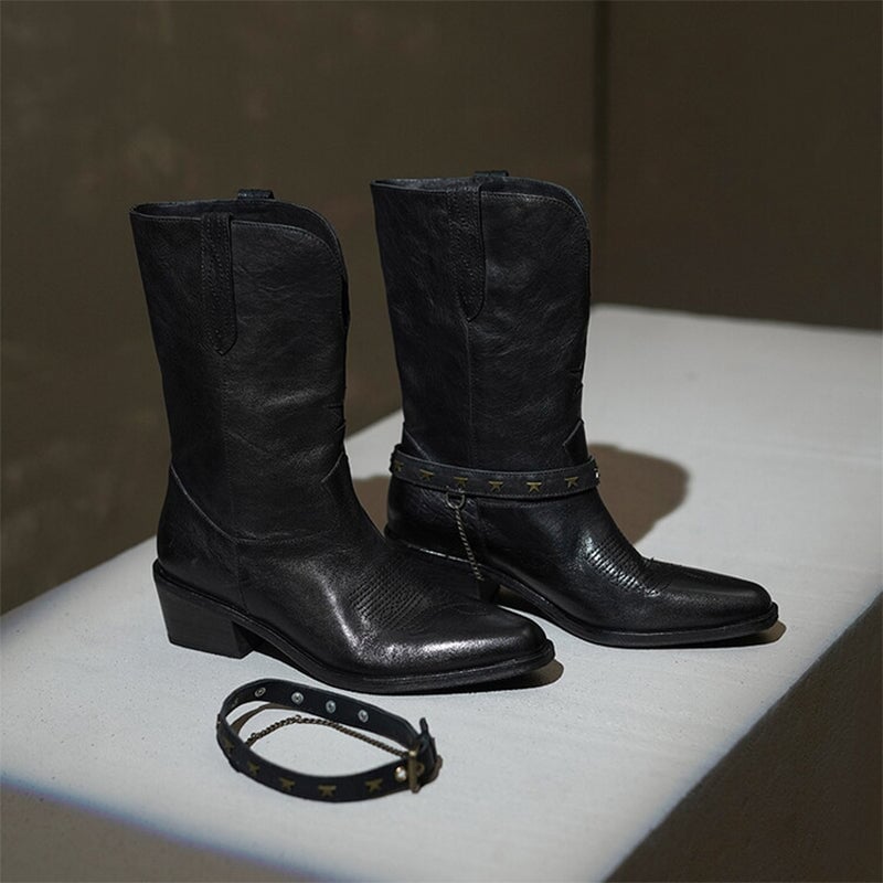  Boots 