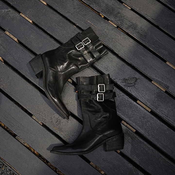  Boots 