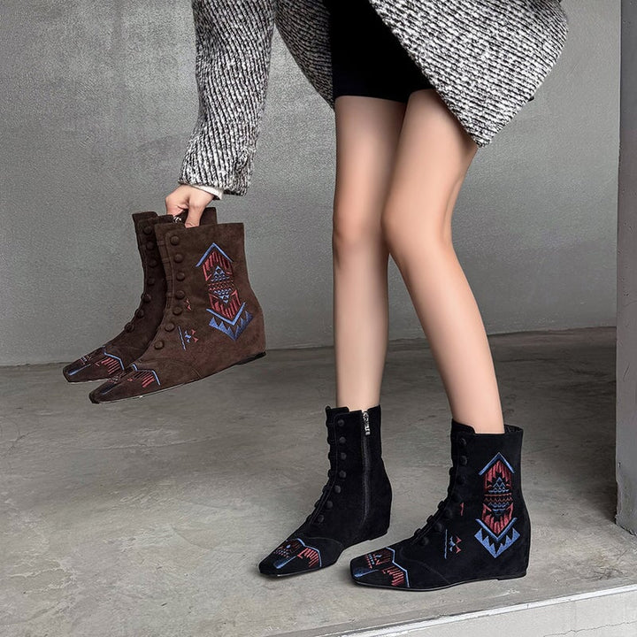  Boots 