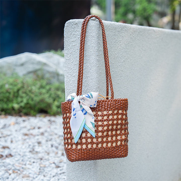 Sac à Épaule en Cuir de Vache Tissé Fait Main en Brun/Blanc