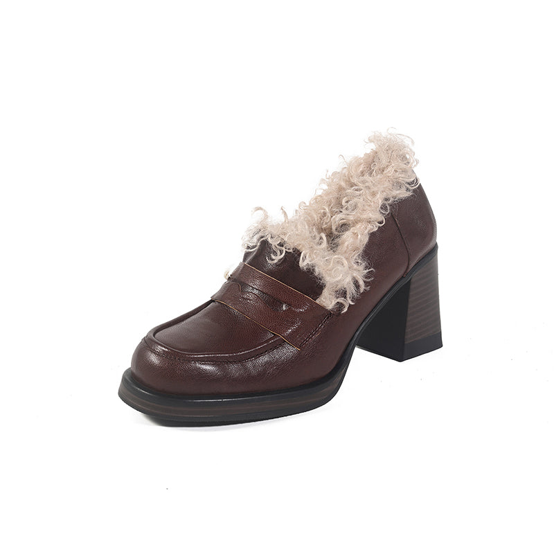 Mules à talon de 75 mm en cuir de mouton avec doublure en polaire shaggy en noir/marron foncé