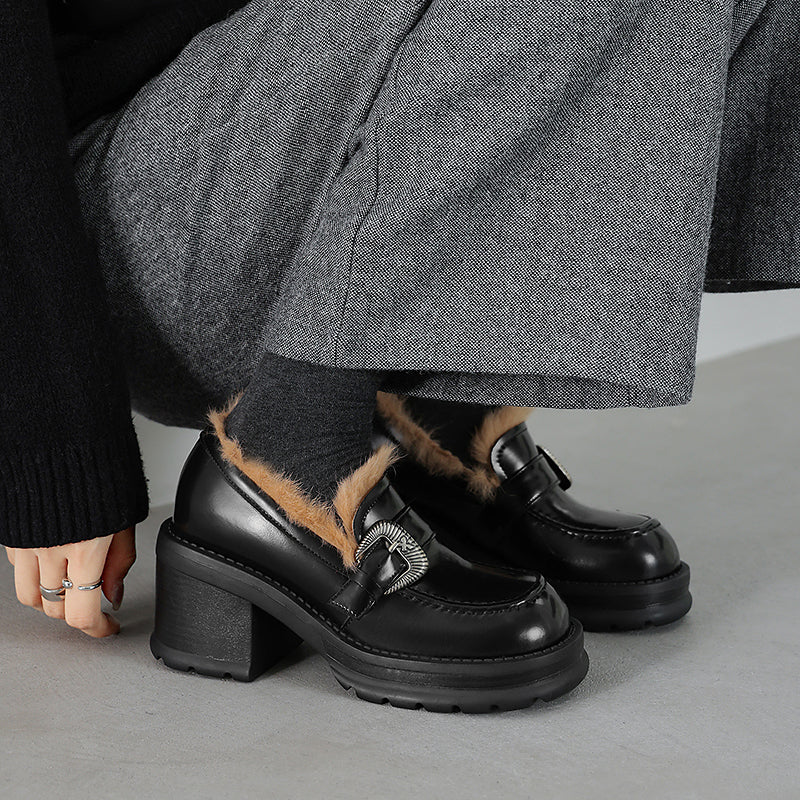 Mules vintage en fourrure de lapin shaggy avec boucle, chaussures en cuir de vache à talon de 75 mm en noir/argent vieilli
