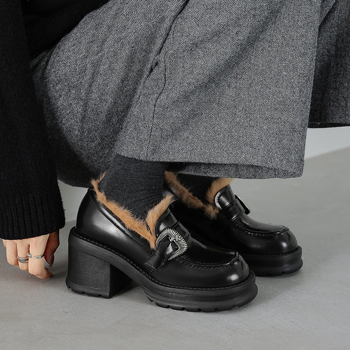 Mules vintage en fourrure de lapin shaggy avec boucle, chaussures en cuir de vache à talon de 75 mm en noir/argent vieilli