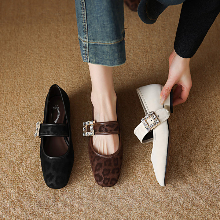 Escarpins Mary Jane en cuir verni faits main à talon bloc pour bureau en beige/noir