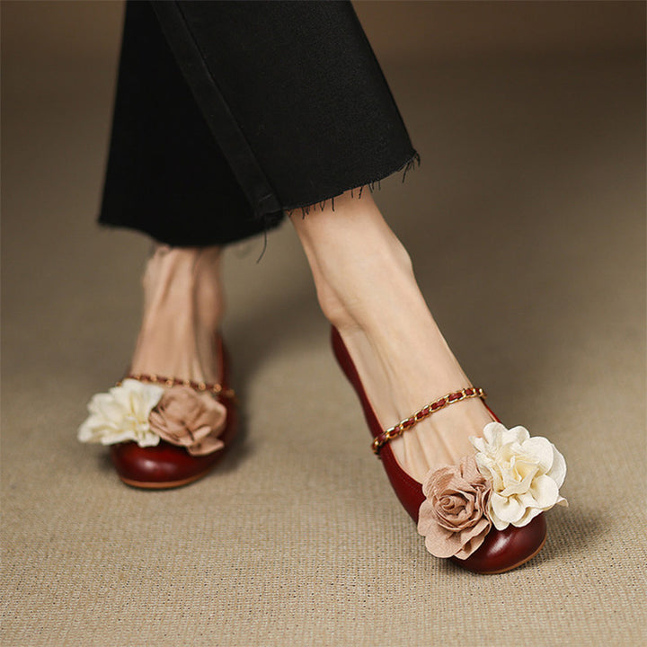 Ballerines Mary Jane élégantes en cuir de mouton avec détail de fleur en beige/argent