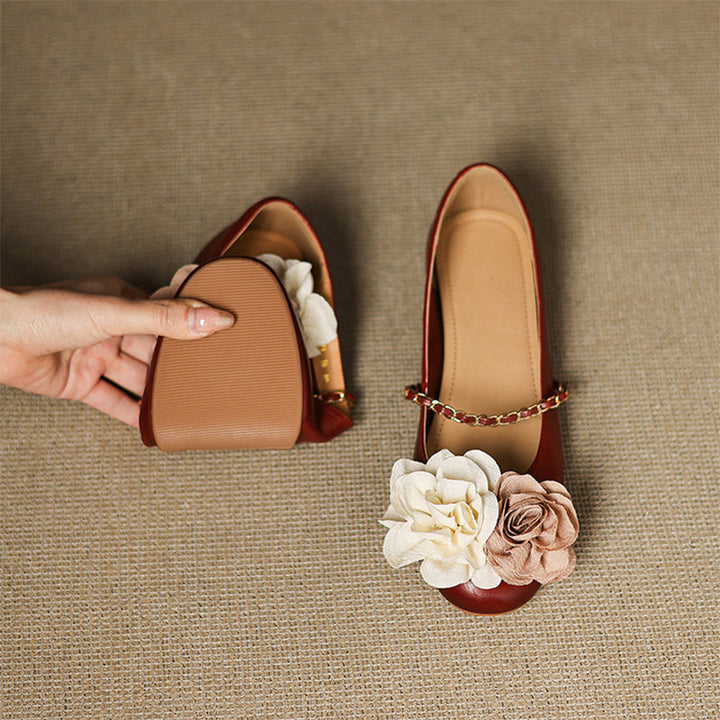 Ballerines Mary Jane élégantes en cuir de mouton avec détail de fleur en beige/argent