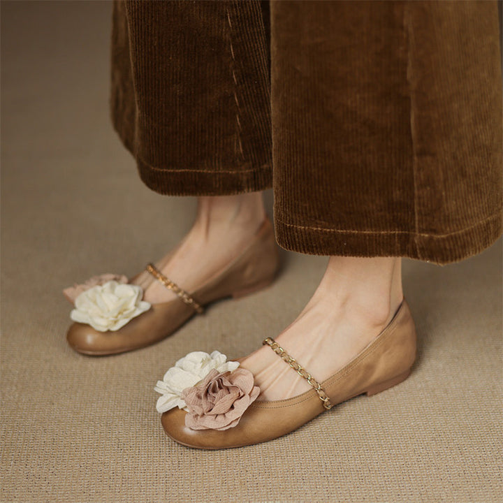 Ballerines Mary Jane élégantes en cuir de mouton avec détail de fleur en beige/argent