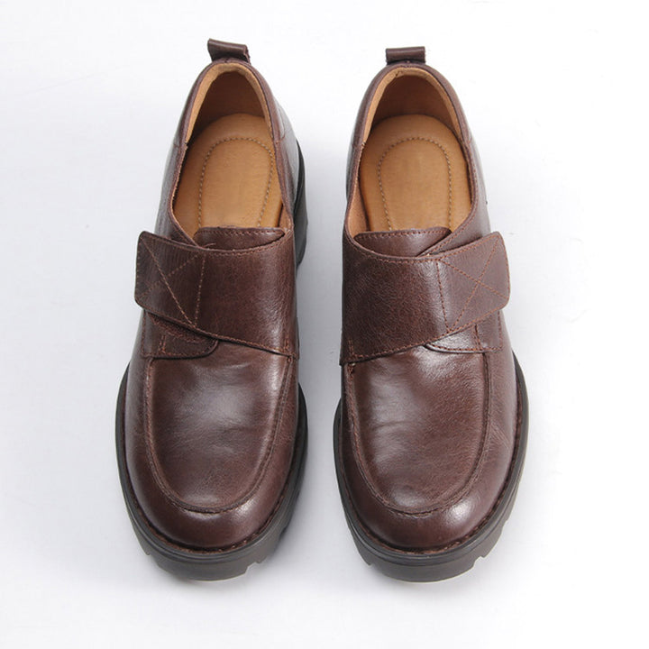 Mocassins chunky à sangle Velcro style britannique en cuir de vache décontractés avec soutien de la voûte en marron clair/noir