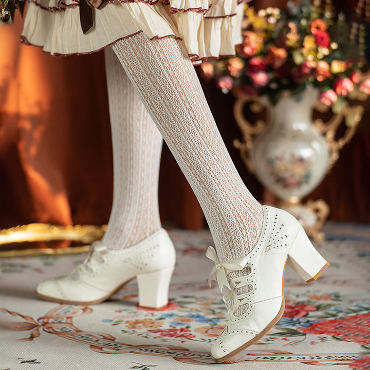 Bottines Mary Jane en cuir vintage faites à la main pour femmes, chaussures rétro à lacets à bout carré en beige/noir