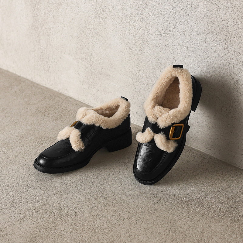 Mules en cuir de mouton shaggy pour femmes en noir/marron