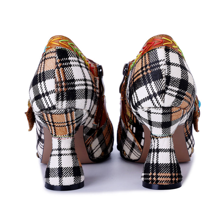 Escarpins vintage en cuir à carreaux boho faits à la main, avec détails floraux et clous, en marron