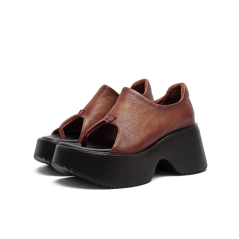 Sandales à plateforme en cuir rétro avec lanière entre les orteils et fermeture éclair sur le côté en noir/marron
