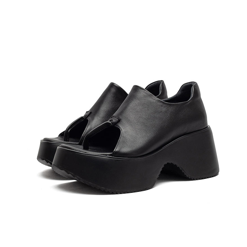 Sandales à plateforme en cuir rétro avec lanière entre les orteils et fermeture éclair sur le côté en noir/marron