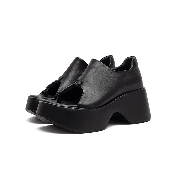 Sandales à plateforme en cuir rétro avec lanière entre les orteils et fermeture éclair sur le côté en noir/marron