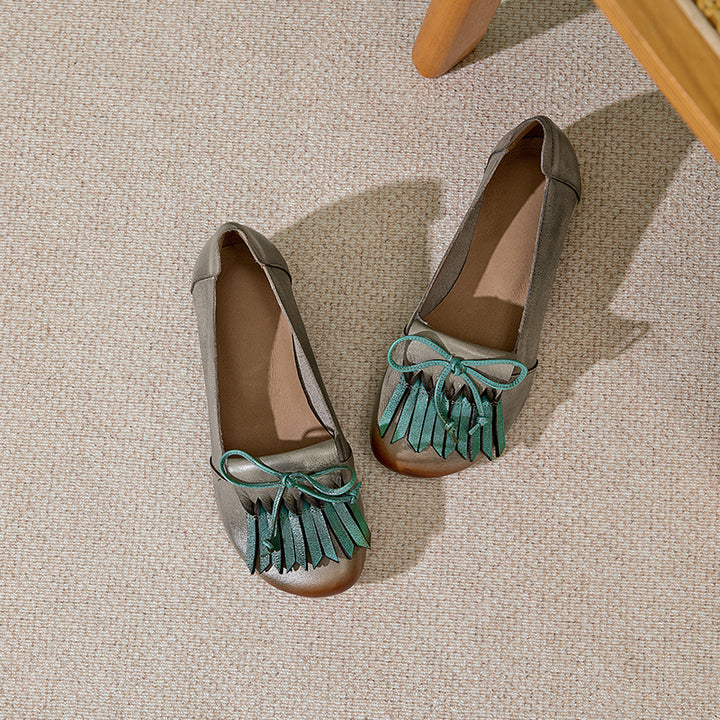 Mocassins à franges rétro en cuir coloré avec nœud pour femmes en café/gris