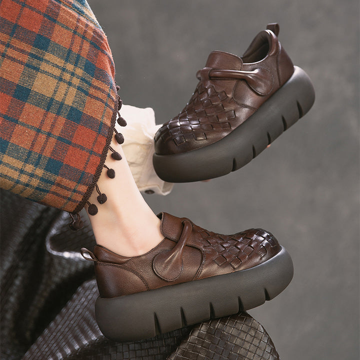 Mocassins tissés en cuir de vache faits à la main pour filles Mori avec velcro en noir/marron foncé/beige