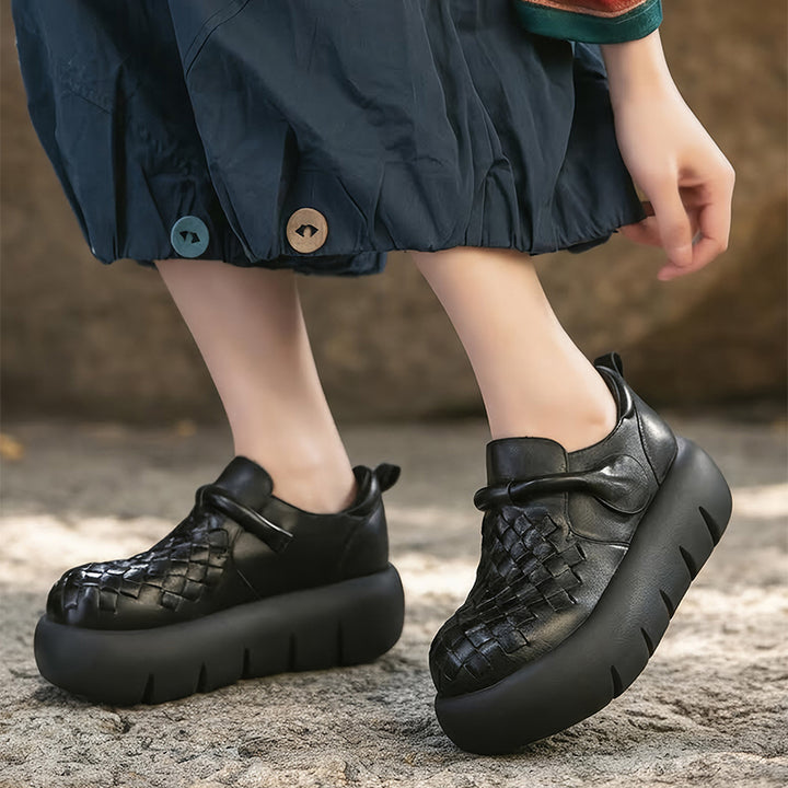 Mocassins tissés en cuir de vache faits à la main pour filles Mori avec velcro en noir/marron foncé/beige
