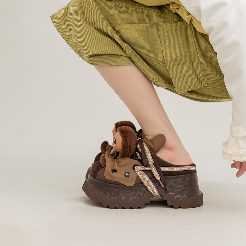 Mules à plateforme chunky de designer Y2K en cuir de poupée avec rivets de 80 mm en noir/café