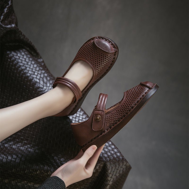 Ballerines Mary Jane en cuir perforé pour femmes, chaussures rétro en Velcro faites à la main en marron foncé/chameau