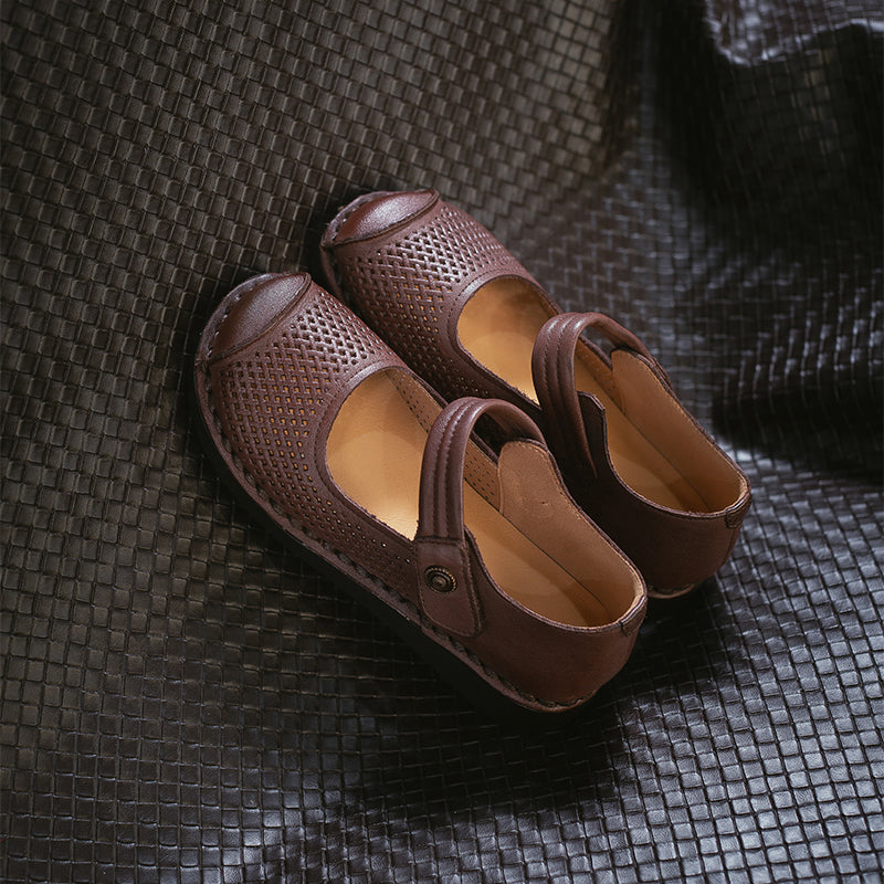 Ballerines Mary Jane en cuir perforé pour femmes, chaussures rétro en Velcro faites à la main en marron foncé/chameau